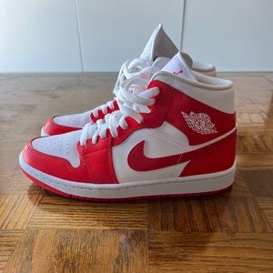 Nike air Jordan 1 mid habanero red